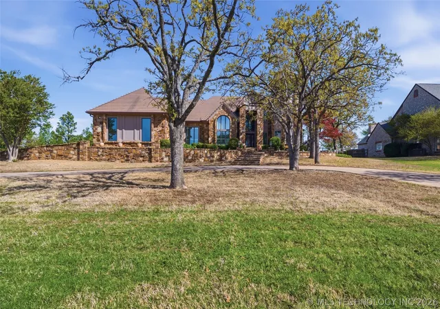 Homes for sale in Tulsa, OK | 4825 W Oak Leaf Dr, Tulsa, OK 74132 | MLS# 2612895