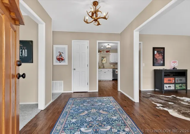 5th image of 2516 Williamsburg St S, Bartlesville, OK 74006 | MLS# 2616087