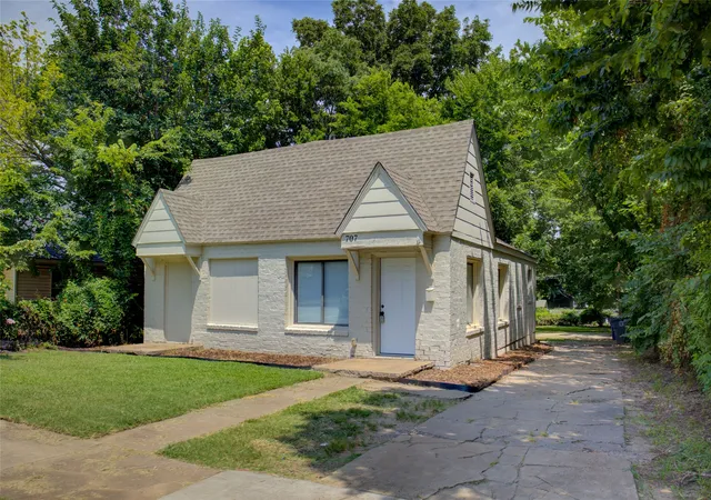 2nd image of 707 N Xanthus Ave, Tulsa, OK 74110 | MLS# 2616176