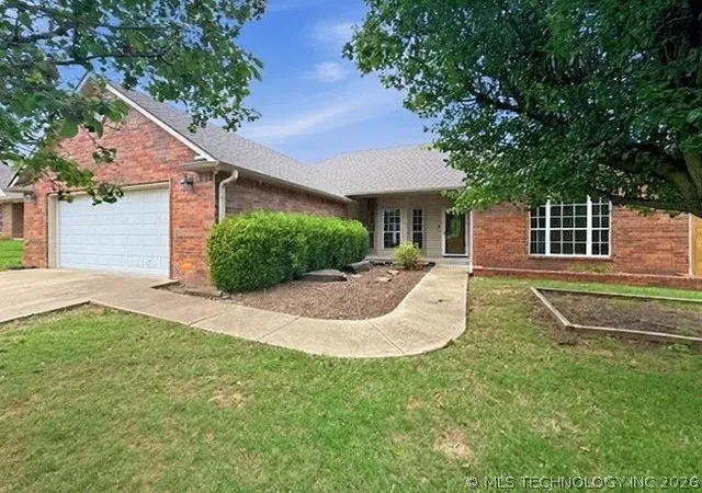 Homes for sale in Okmulgee, OK | 801 Juniper Rd, Okmulgee, OK 74447 | MLS# 2615404