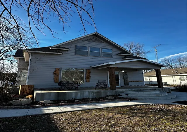 Homes for sale in Wetumka, OK | 420 S Main, Wetumka, OK 74883 | MLS# 2616233