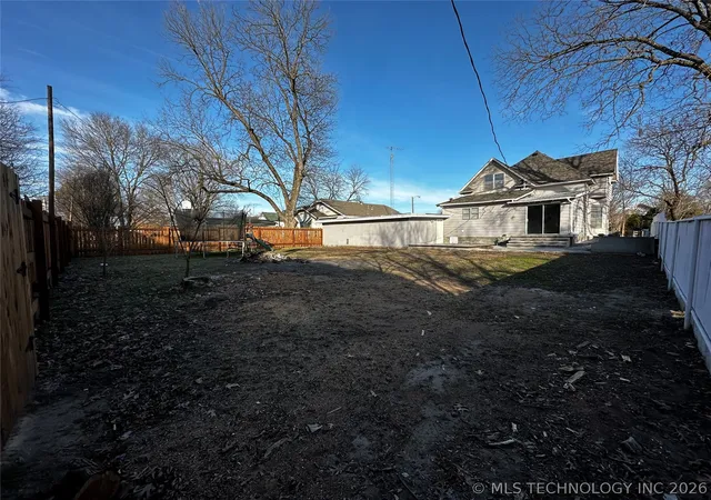 Homes for sale in Wetumka, OK | 420 S Main, Wetumka, OK 74883 | MLS# 2616233