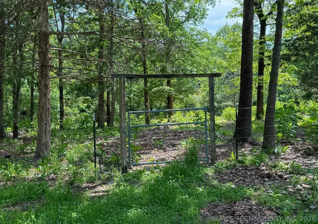 Photo 4 of Sale Pending at 20653 E Dixie Pkwy, Tahlequah, OK 74464 | MLS# 2616224 | Listing updated on 2026-05-14