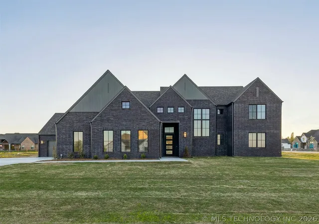 Photo 1 of Single family home for sale at 11023 N 86th Eastcourt, Owasso, OK 74055 | MLS# 2616324 | Listing updated on 2026-08-20