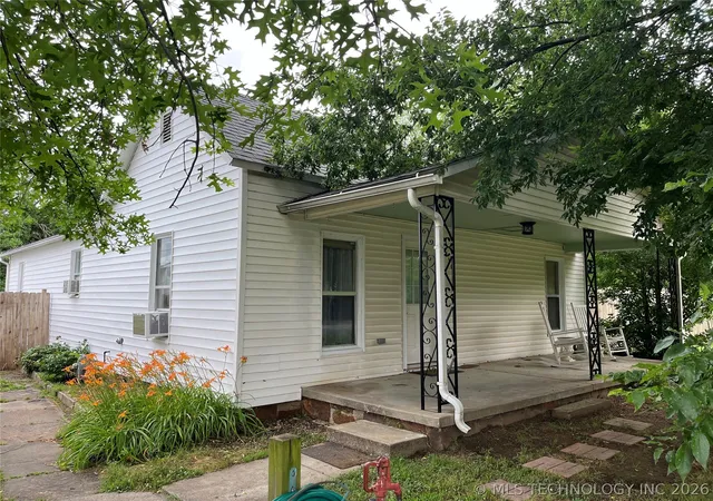 2nd image of 610 W Washington Ave, Krebs, OK 74501 | MLS# 2616342