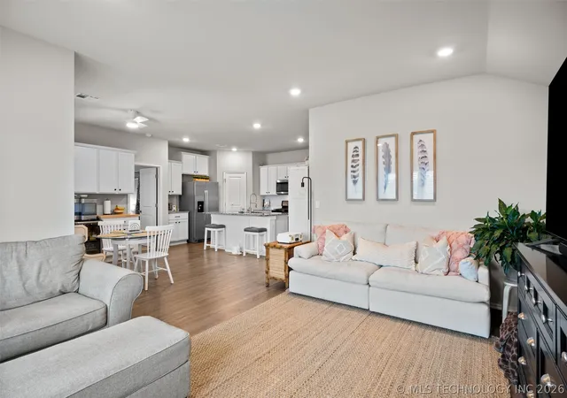 Homes for sale in Bartlesville, OK | 3013 Blake Cir, Bartlesville, OK 74006 | MLS# 2616327