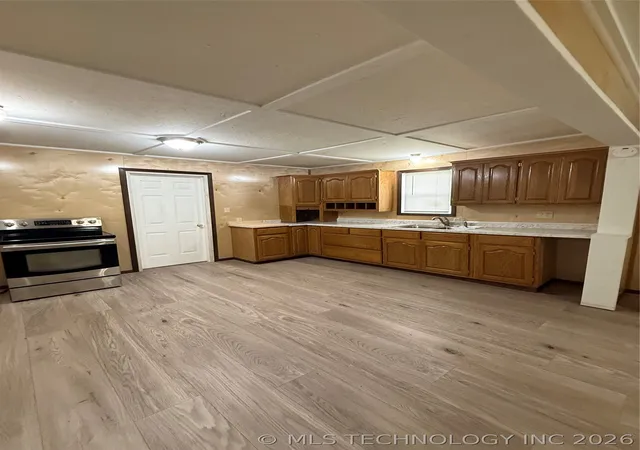 image of 1202 W Division St, Henryetta, OK 74437 | MLS# 2616442
