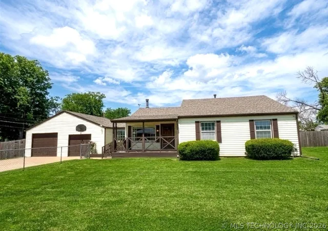 Homes for sale in Bartlesville, OK | 4318 Michigan St, Bartlesville, OK 74006 | MLS# 2616199