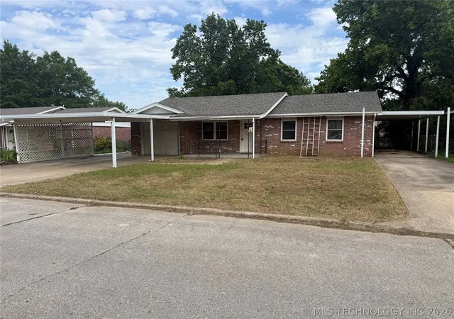 Homes for sale in Glenpool, OK | 251 E 137th St, Glenpool, OK 74033 | MLS# 2616397