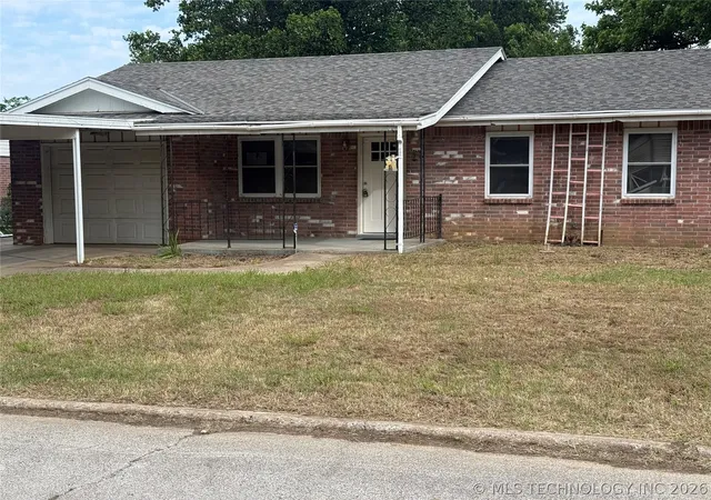 Homes for sale in Glenpool, OK | 251 E 137th St, Glenpool, OK 74033 | MLS# 2616397