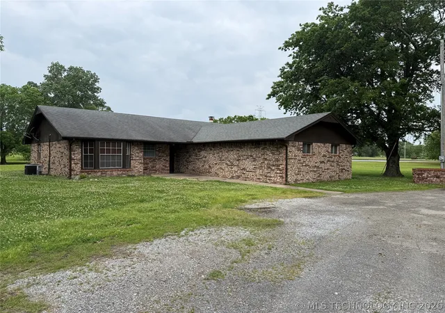 Homes for sale in Muskogee, OK | 4801 S Country Club, Muskogee, OK 74403 | MLS# 2616491