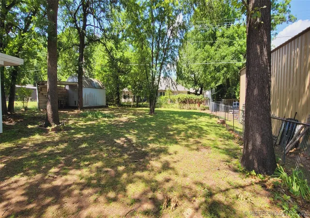 Photo 3 of Single family home for sale at 417377 Bridgeport Rd, Eufaula, OK 74432 | MLS# 2616034 | Listing updated on 2026-08-24