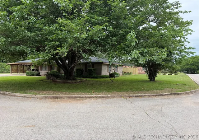 Homes for sale in Madill, OK | 1303 Twin Lakes, Madill, OK 73446 | MLS# 2616591