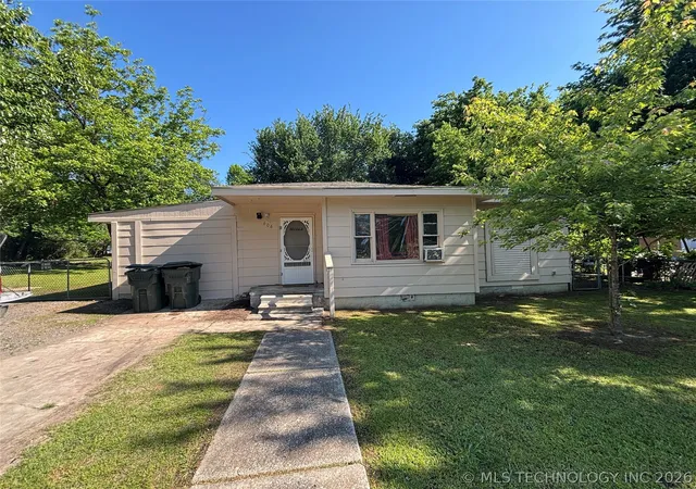 Photo 2 of Single family home for sale at 606 Marietta St, Muskogee, OK 74401 | MLS# 2616598 | Listing updated on 2026-09-17