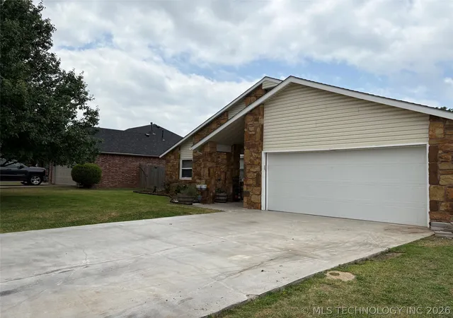 Homes for sale in Glenpool, OK | 13772 S Nyssa Ct, Glenpool, OK 74033 | MLS# 2616496