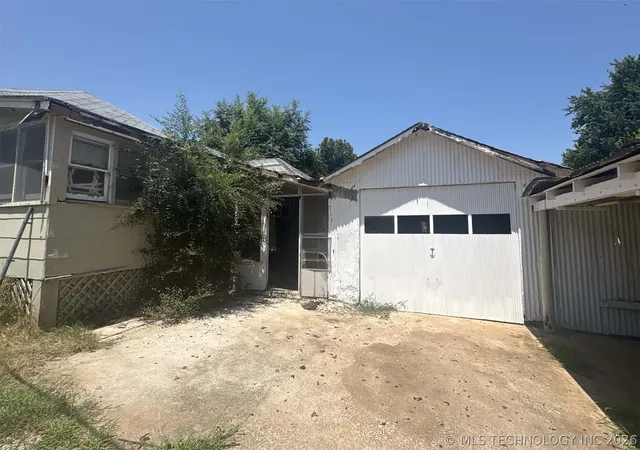 Photo 3 of Single family home for sale at 401 N Vine Ave, Cleveland, OK 74020 | MLS# 2616635 | Listing updated on 2026-08-22