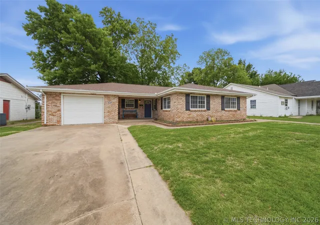 Homes for sale in Okmulgee, OK | 1309 E 13Th St, Okmulgee, OK 74447 | MLS# 2616671