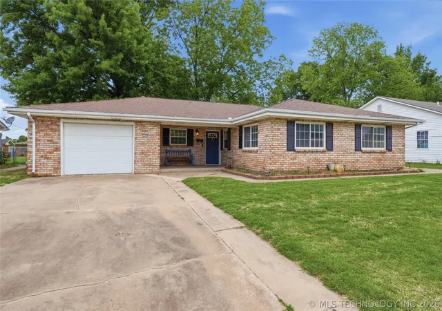 Homes for sale in Okmulgee, OK | 1309 E 13Th St, Okmulgee, OK 74447 | MLS# 2616671