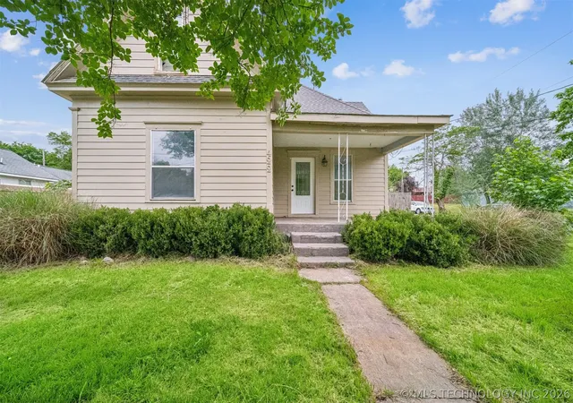 Homes for sale in Coweta, OK | 422 S Bristow Ave, Coweta, OK 74429 | MLS# 2616501