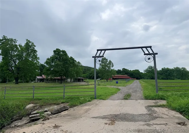 Homes for sale in Fort Gibson, OK | 2002 Cedar Bluff Rd, Fort Gibson, OK 74434 | MLS# 2616775