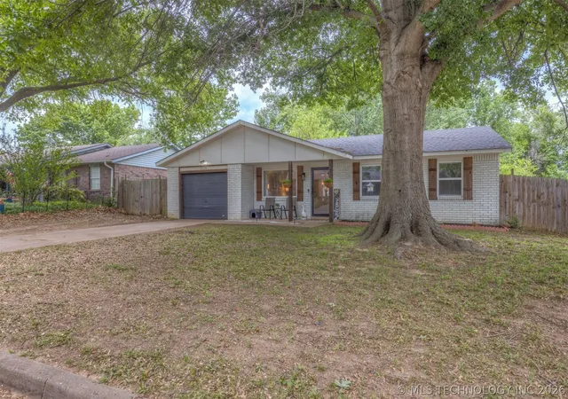 Homes for sale in Bristow, OK | 1119 S Oak St, Bristow, OK 74010 | MLS# 2616509