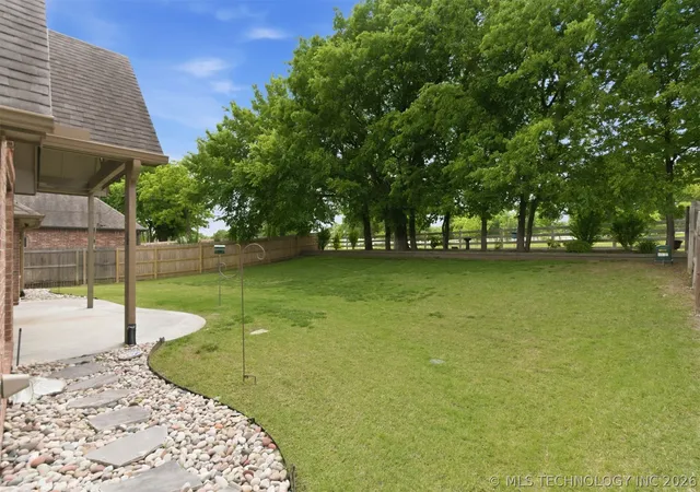 2nd image of 11008 S Sycamore St, Jenks, OK 74037 | MLS# 2615439