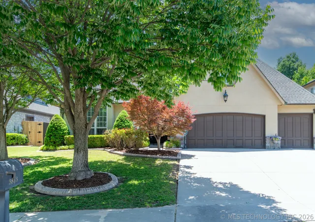Homes for sale in Broken Arrow, OK | 3813 W Broadway St, Broken Arrow, OK 74012 | MLS# 2616680
