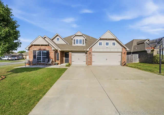 Homes for sale in Glenpool, OK | 13633 S Kenosha Ave, Glenpool, OK 74033 | MLS# 2616803