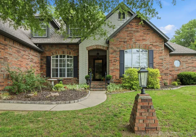 Photo 2 of Single family home for sale at 2504 Bacon Ct, Muskogee, OK 74403 | MLS# 2615410 | Listing updated on 2026-08-20