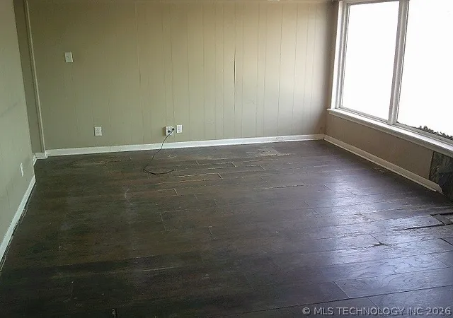 Homes for sale in Bartlesville, OK | 124 S Fenway Pl, Bartlesville, OK 74006 | MLS# 2616929
