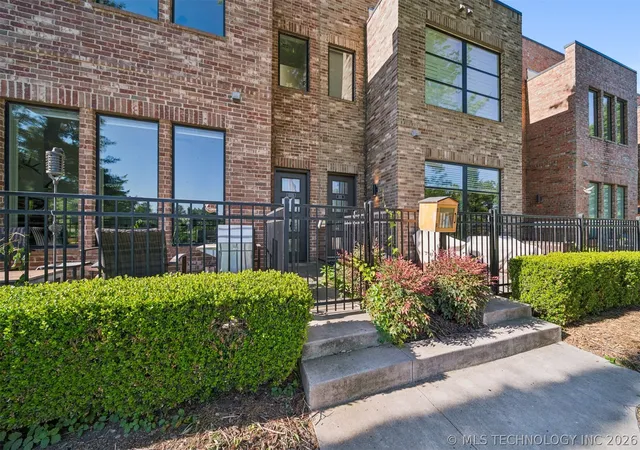 2nd image of 1137 E 7th St #B, Tulsa, OK 74120 | MLS# 2616161