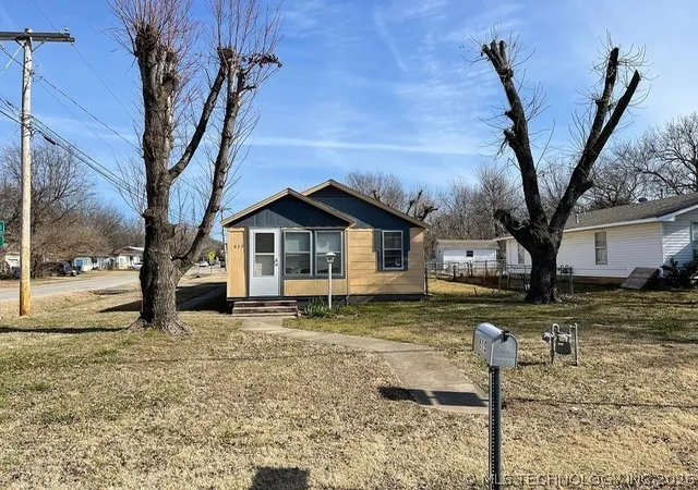 Photo 1 of Single family home for sale at 615 N 1st Street, Broken Arrow, OK 74012 | MLS# 2616985 | Listing updated on 2026-08-25