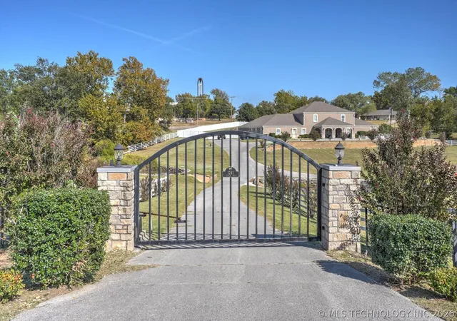3rd image of 1241 Circle Dr, Sapulpa, OK 74066 | MLS# 2617027