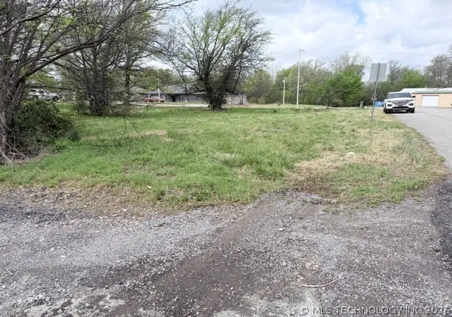 Homes for sale in Pryor, OK | 101 S Elliott St, Pryor, OK 74361 | MLS# 2617019
