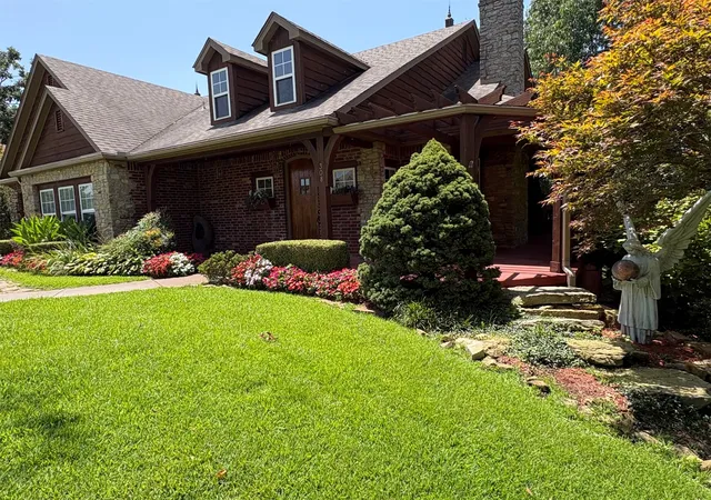 Photo 2 of Single family home for sale at 308 Waterford St, Catoosa, OK 74015 | MLS# 2617038 | Listing updated on 2026-08-20
