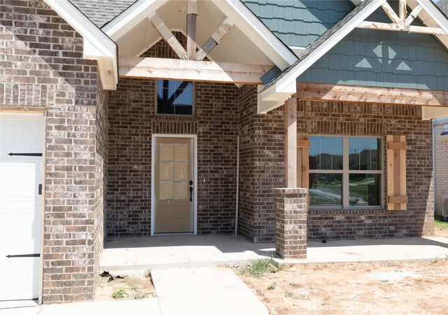 Photo 2 of Single family home for sale at 2916 E Northampton St, Broken Arrow, OK 74014 | MLS# 2617035 | Listing updated on 2026-08-25