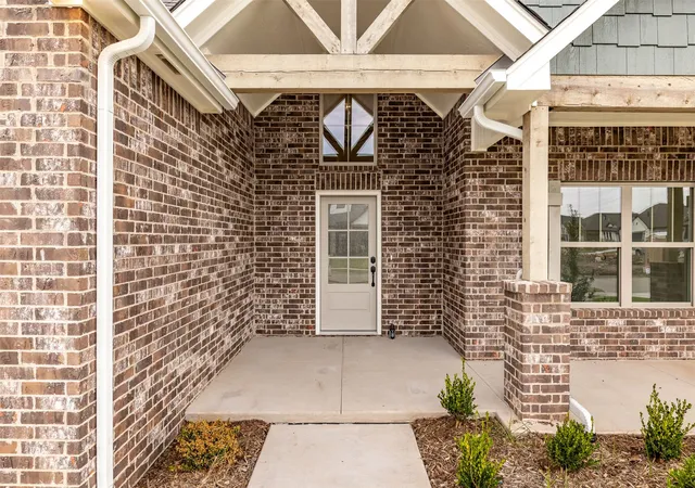 Photo 2 of Single family home for sale at 2916 E Northampton St, Broken Arrow, OK 74014 | MLS# 2617035 | Listing updated on 2026-10-07