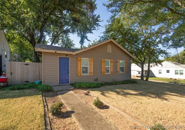 2nd image of 4702 E 4th Pl, Tulsa, OK 74112 | MLS# 2617089