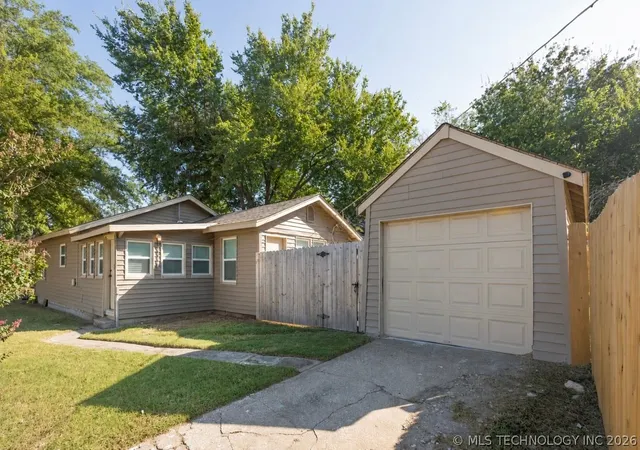 4th image of 4702 E 4Th Pl, Tulsa, OK 74112 | MLS# 2617089