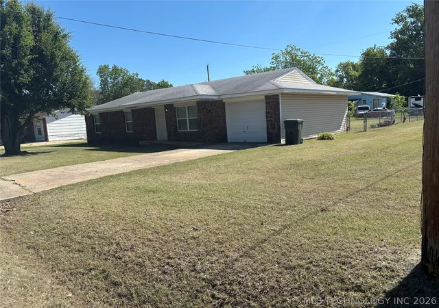 Homes for sale in Okmulgee, OK | 901 N Kern Ave, Okmulgee, OK 74447 | MLS# 2617124