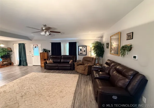 Photo 3 of Single family home for sale at 114 Lake Meadow Loop Dr, Durant, OK 74701 | MLS# 2616055 | Listing updated on 2026-07-29