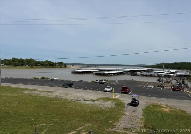 3rd image of 336 Lakeshore, Eufaula, OK 74432