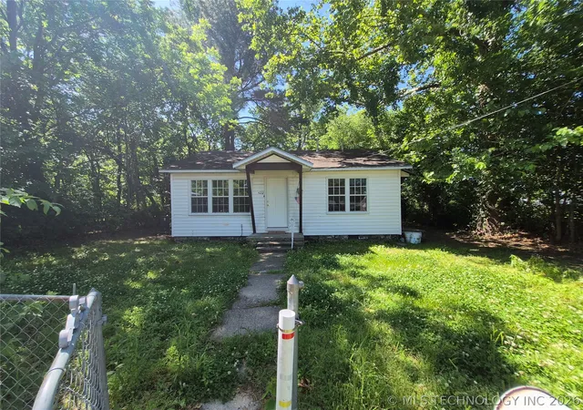 1st image of 422 S Locke St, Pryor, OK 74361 | MLS# 2615426