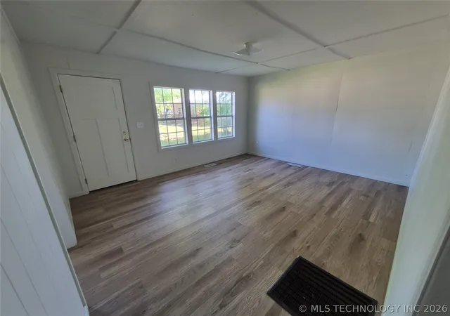 2nd image of 422 S Locke St, Pryor, OK 74361 | MLS# 2615426