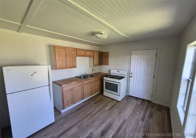 Photo 3 of Single family home for sale at 422 S Locke St, Pryor, OK 74361 | MLS# 2615426 | Listing updated on 2026-08-25