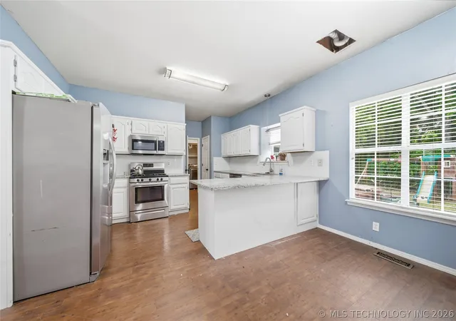 Photo 3 of Single family home for sale at 7926 S 78th Eastavenue, Tulsa, OK 74133 | MLS# 2617213 | Listing updated on 2026-08-24