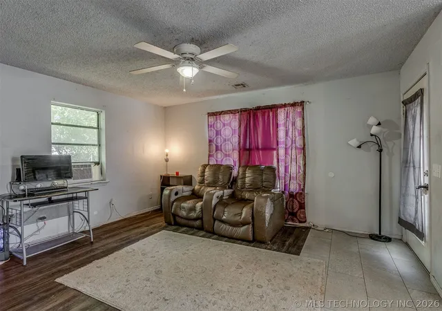 4th image of 218 S 3Rd Ave, Stroud, OK 74079 | MLS# 2615756