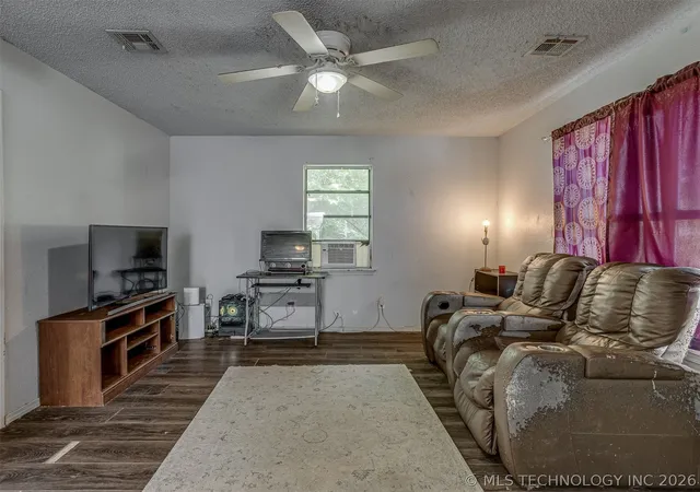 5th image of 218 S 3Rd Ave, Stroud, OK 74079 | MLS# 2615756