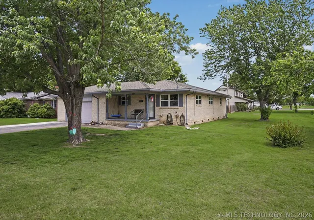 Homes for sale in Skiatook, OK | 1225 S Russell St, Skiatook, OK 74070 | MLS# 2616824