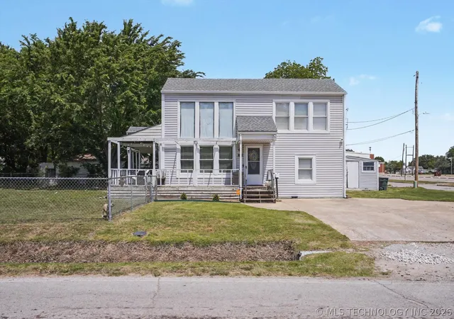 Homes for sale in Skiatook, OK | 200 W Oak St, Skiatook, OK 74070 | MLS# 2616830